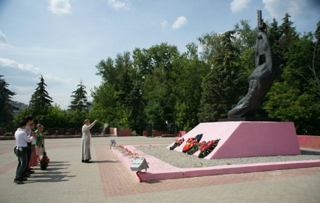Освящение мемориала на Быковском кладбище