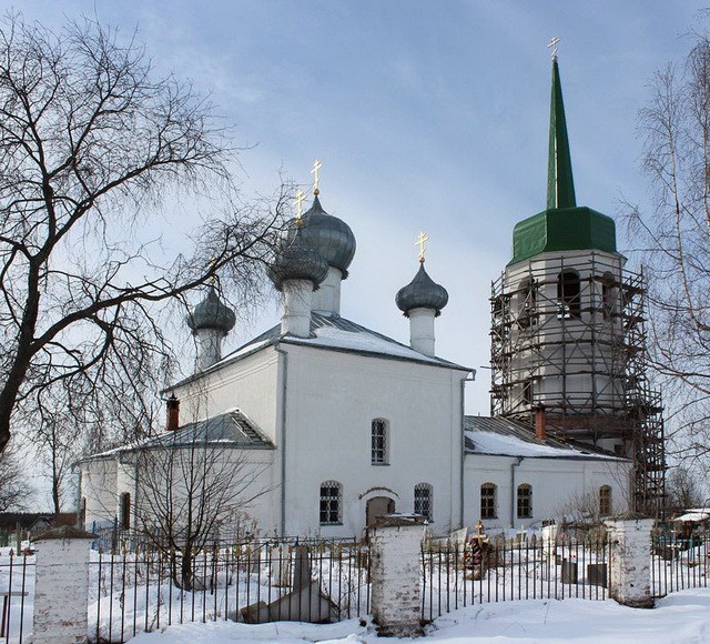Успенская церковь на кладбище Сясьские Рядки