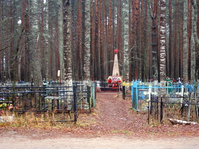 Братская могила на Рахинском кладбище
