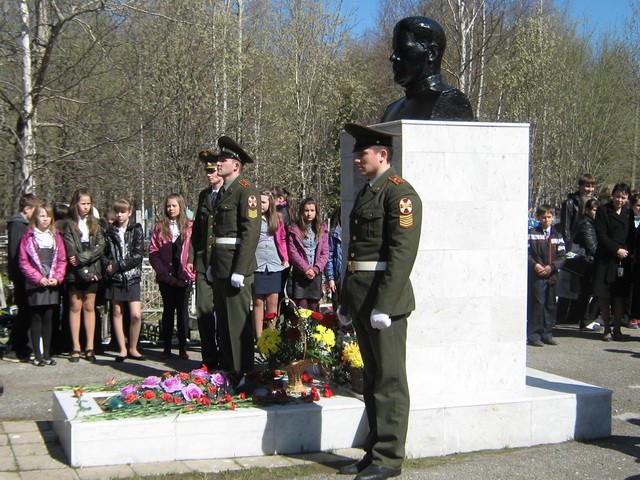 Памятник А. П. Бушмакину