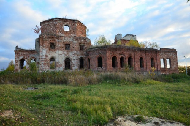Руины Покровского храма