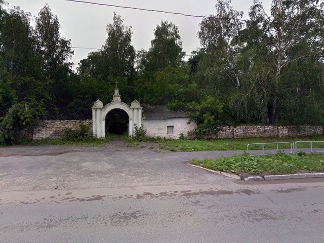 Вход на кладбище с ул. Ленина