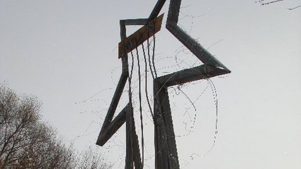 Памятник гитарному грифу в Екатеринбурге