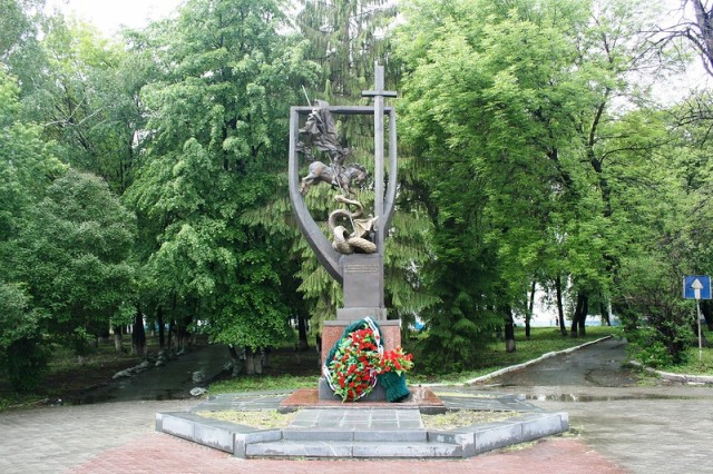 Памятник погибшим на боевом посту сотрудникам органов внутренних дел в Екатеринбурге
