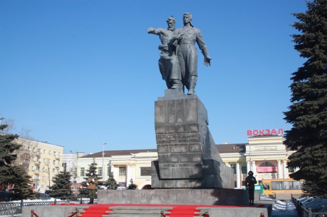 Памятник воинам Уральского добровольческого танкового корпуса в Екатеринбурге