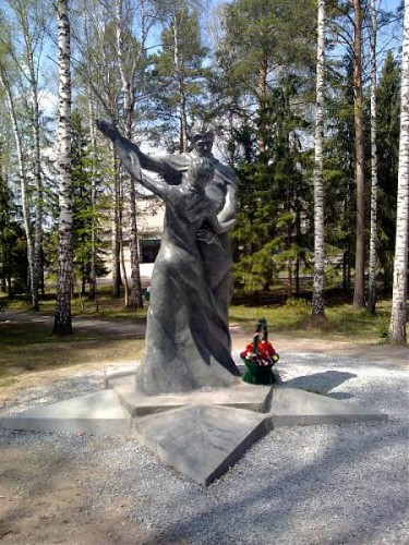 Памятник «Вальс Победы» 