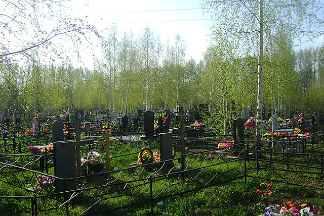 Захоронения на кладбище