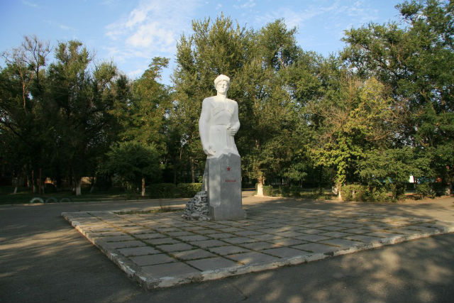 Памятник И.А. Кочубею