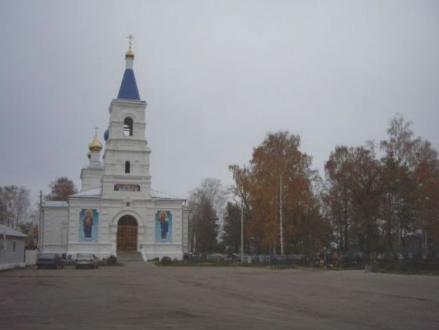 Церковь Спаса Преображения рядом с кладбищем