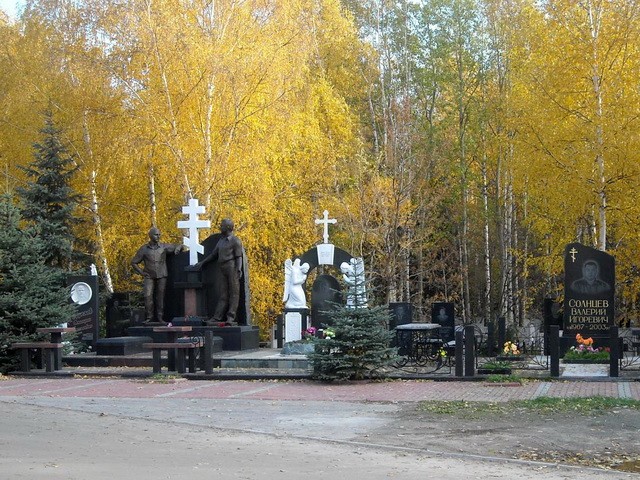 Памятники жертвам криминальных "разборок"