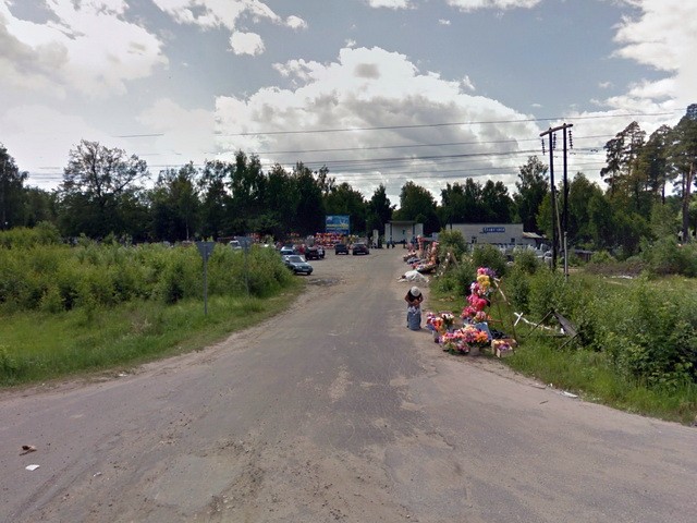Въезд на кладбище с трассы Р152