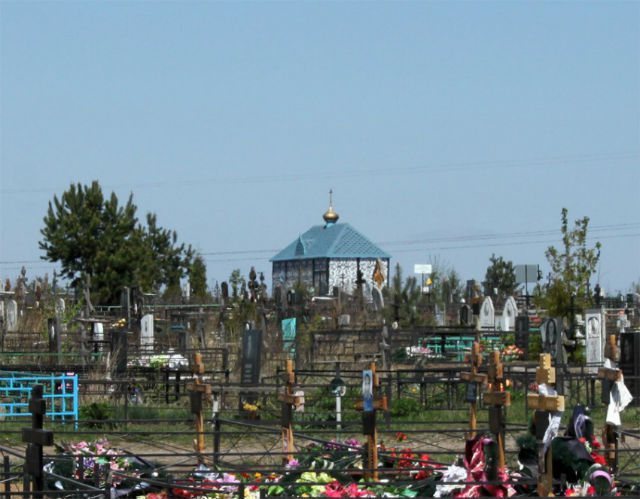 Часовня на Новомосковском городском кладбище