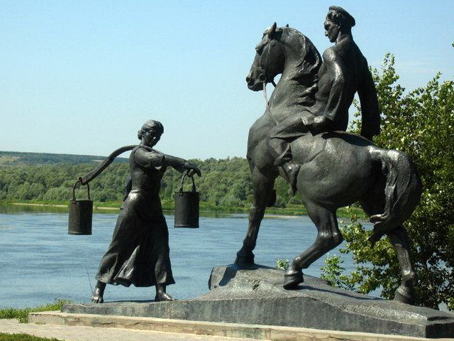 Памятник «Григорий и Аксинья» 