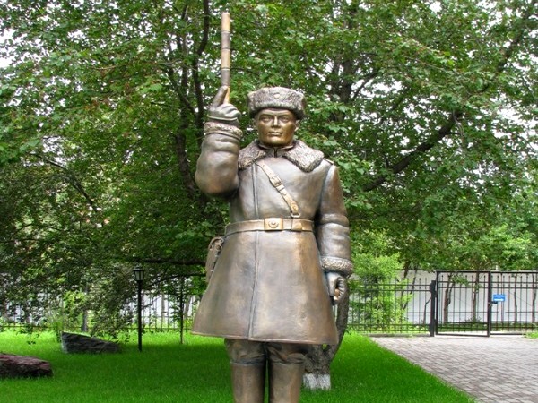 Памятник постовому инспектору в Екатеринбурге