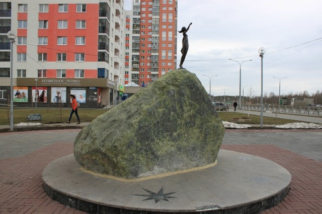 Скульптура "Вера, Надежда, Любовь" в Екатеринбурге