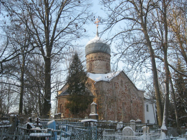 Церковь Рождества Христова на Красном поле на Рождественском кладбище