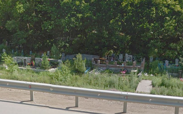 Вид на захоронения кладбища с автодороги Уссури
