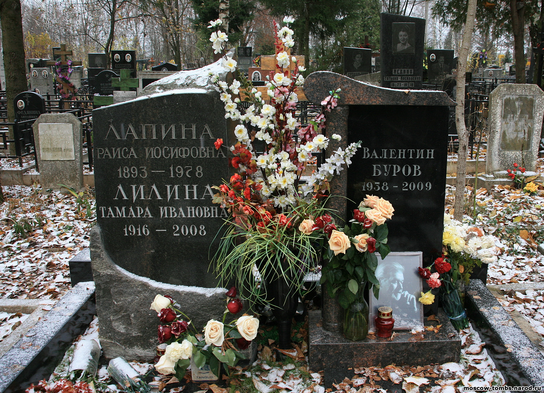 Памятник Валентину Бурову