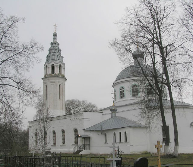 Церковь Троицы Живоначальной на кладбище Захарово
