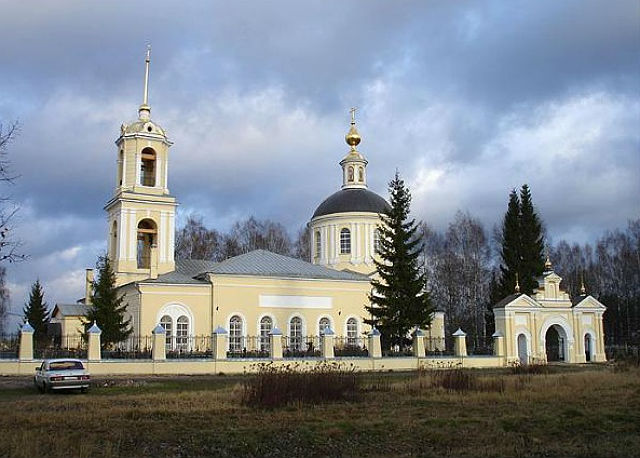 Церковь Святых первоверховных апостолов Петра на Петропавловском кладбище