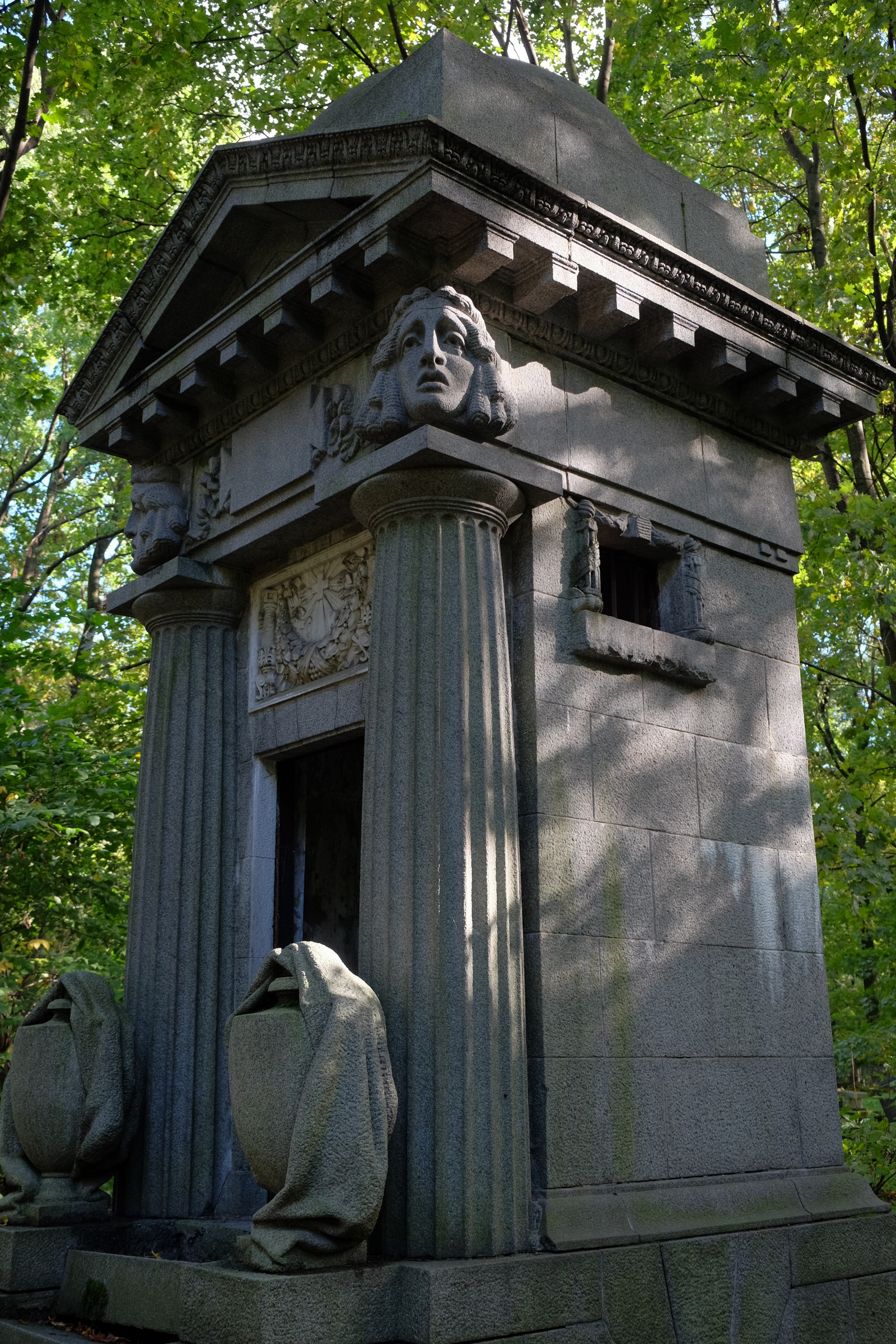 Памятник Константину Варламову